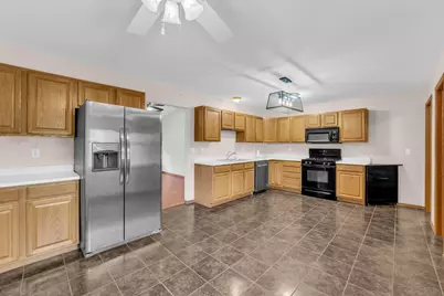 1404  Willow Ln, Harvard, IL 60033 - Photo 9