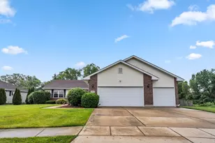 1404 Willow Ln, Harvard, IL 60033 - Photo 5