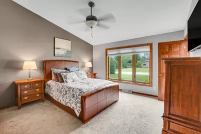 N24W22526  Beechwood Ln, Pewaukee, WI 53186 - Photo 11