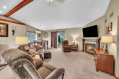 N24W22526  Beechwood Ln, Pewaukee, WI 53186 - Photo 5