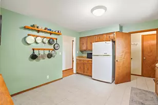 2725 Red Maple Ct, Racine, WI 53402 - Photo 9