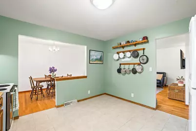 2725  Red Maple Ct, Racine, WI 53402 - Photo 11