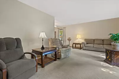 5661 S 24th St, Milwaukee, WI 53221 - Photo 7