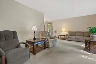 5661 S 24th St, Milwaukee, WI 53221 - Photo 7