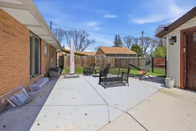 2514 S 89th St, West Allis, WI 53227 - Photo 25
