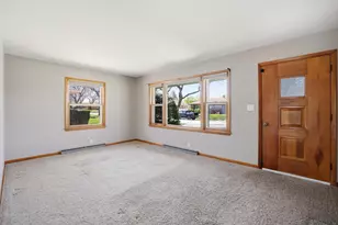 2514 S 89th St, West Allis, WI 53227 - Photo 5