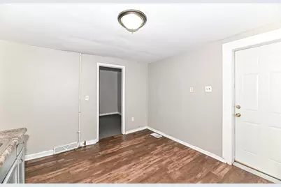 1218 N Memorial Dr, Racine, WI 53404 - Photo 17