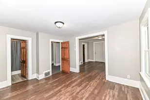 1218 N Memorial Dr, Racine, WI 53404 - Photo 7