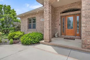 420 N Country Ln, Fond du Lac, WI 54935 - Photo 3