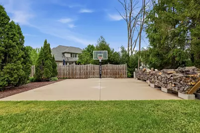3720  Briarwood Ln, Manitowoc, WI 54220 - Photo 57