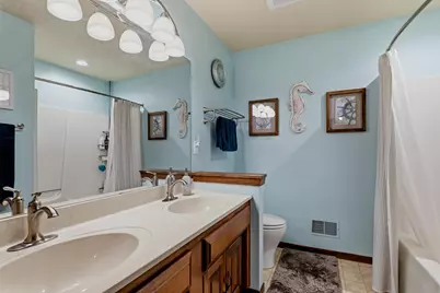 3720  Briarwood Ln, Manitowoc, WI 54220 - Photo 41