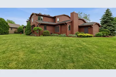 3720  Briarwood Ln, Manitowoc, WI 54220 - Photo 3