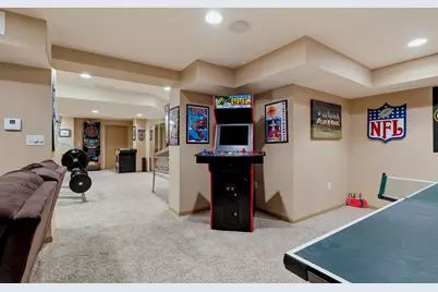 3720  Briarwood Ln, Manitowoc, WI 54220 - Photo 49