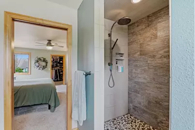 3720  Briarwood Ln, Manitowoc, WI 54220 - Photo 35