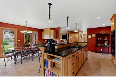 3720  Briarwood Ln, Manitowoc, WI 54220 - Photo 17
