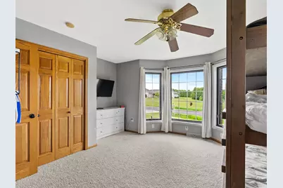 5177  Catalina Ct, Manitowoc, WI 54220 - Photo 17