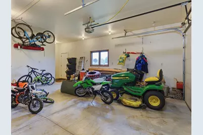 5177  Catalina Ct, Manitowoc, WI 54220 - Photo 23
