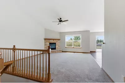 543  Camarosa Ct, Jackson, WI 53012 - Photo 7