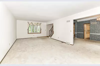 S63W16525  College Ave, Muskego, WI 53150 - Photo 11