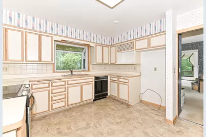 S63W16525  College Ave, Muskego, WI 53150 - Photo 15