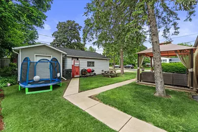637  Oak St, South Milwaukee, WI 53172 - Photo 31
