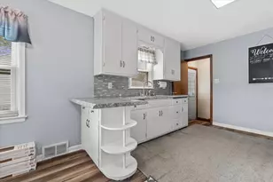 637 Oak St, South Milwaukee, WI 53172 - Photo 7