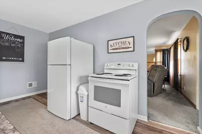 637  Oak St, South Milwaukee, WI 53172 - Photo 13