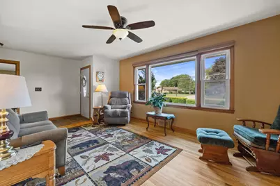 3820  Meachem Rd, Racine, WI 53403 - Photo 5