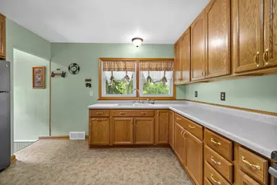 3820  Meachem Rd, Racine, WI 53403 - Photo 11