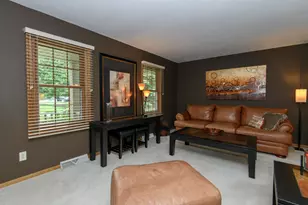 W160N10664 Fieldstone Pass, Germantown, WI 53022 - Photo 3