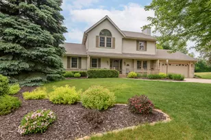 W160N10664 Fieldstone Pass, Germantown, WI 53022 - Photo 1