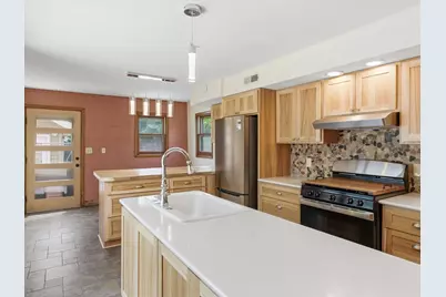 415  Adams St, Sheboygan Falls, WI 53085 - Photo 9