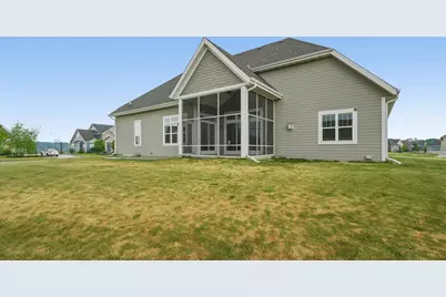 N66W15859  Winnebago Trl, Menomonee Falls, WI 53051 - Photo 35