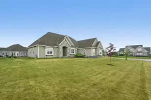 N66W15859 Winnebago Trl, Menomonee Falls, WI 53051 - Photo 39