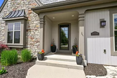 11511 N Oakview Ct, Mequon, WI 53092 - Photo 3