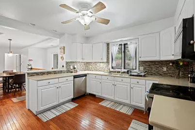 N76W14321  Lari Lou Dr, Menomonee Falls, WI 53051 - Photo 23