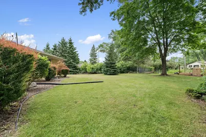 N76W14321  Lari Lou Dr, Menomonee Falls, WI 53051 - Photo 11