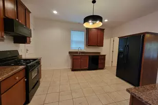 2810 S Lenox St, Milwaukee, WI 53207 - Photo 13
