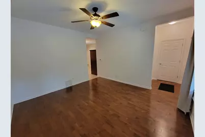 2810 S Lenox St, Milwaukee, WI 53207 - Photo 9