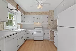4201 W Cherrywood Ln, Brown Deer, WI 53209 - Photo 13