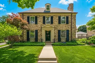 2036 N Lake Dr, Milwaukee, WI 53202 - Photo 15