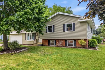 1620  1st Ave, Grafton, WI 53024 - Photo 1