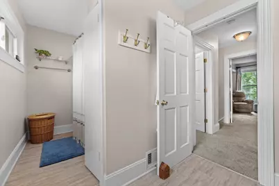 3331 N Bartlett Ave, Milwaukee, WI 53211 - Photo 21