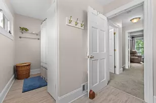 3331 N Bartlett Ave, Milwaukee, WI 53211 - Photo 21