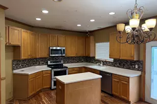 11039 W Fairlane Ave, Milwaukee, WI 53224 - Photo 3