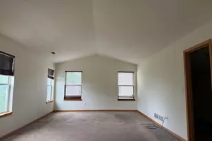 11039 W Fairlane Ave, Milwaukee, WI 53224 - Photo 7