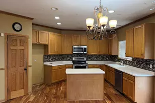 11039 W Fairlane Ave, Milwaukee, WI 53224 - Photo 19