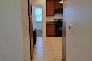 2810 S Lenox St, Milwaukee, WI 53207 - Photo 11