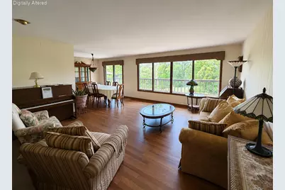 5550 W Parkview Dr, Mequon, WI 53092 - Photo 7