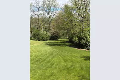 5550 W Parkview Dr, Mequon, WI 53092 - Photo 3